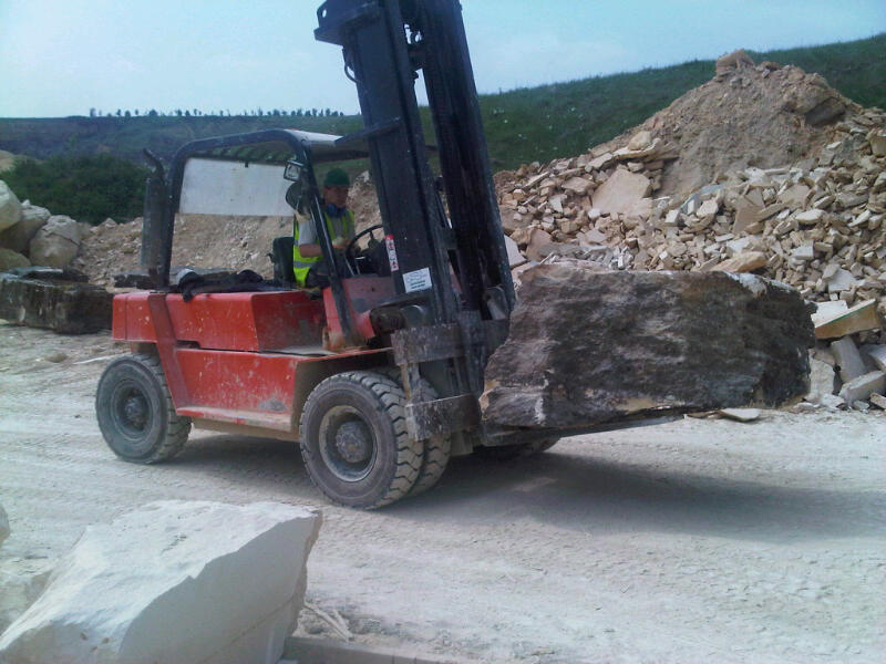 Natural English Stone. Moving quarried stone to 3m Saw