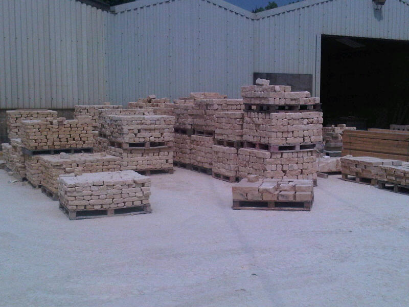 Natural English Stone. Cropped, Coursed and Semi Dressed